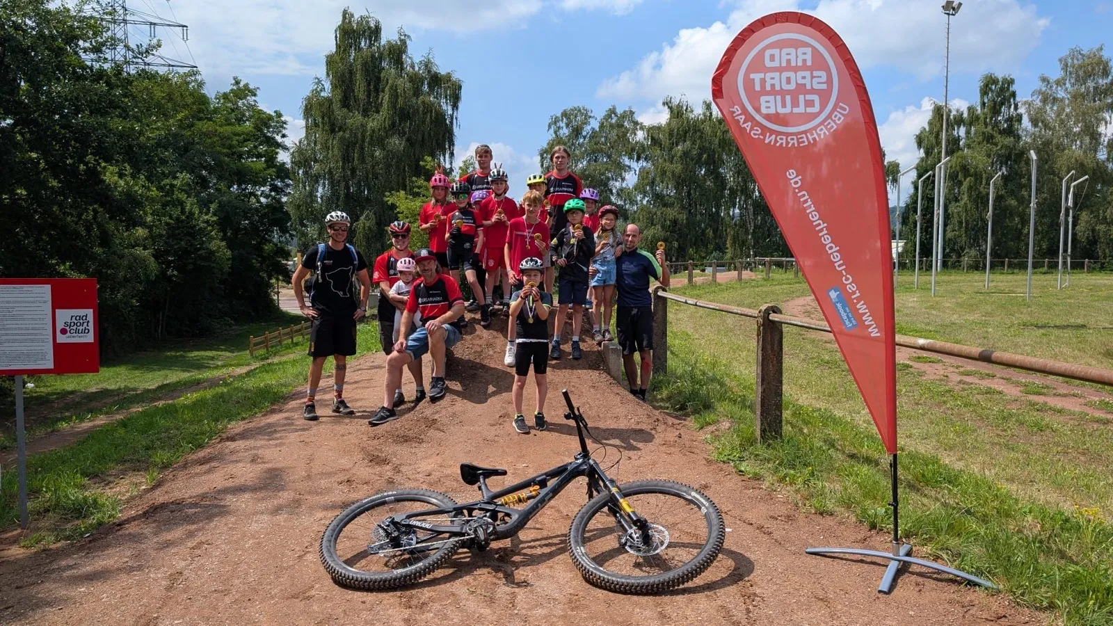 Kinder auf der MTB-Strecke am Häsfeld